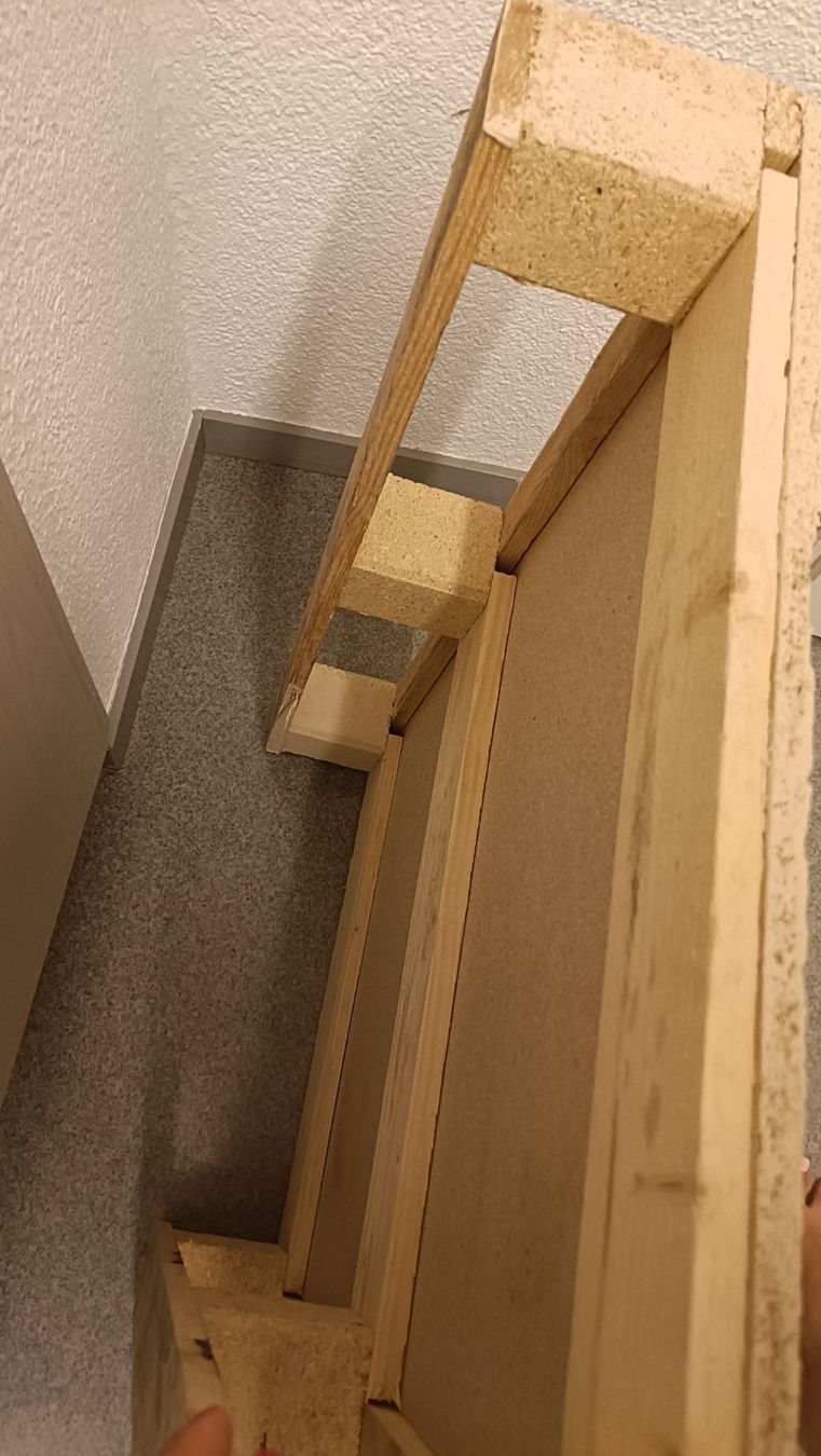 Pallets: Euro Palette beige bemalt – Usato da Dübendorf venduto da Me_sa 4