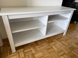 IKEA BRUSALI TV-Bank weiss – 120 × 36 × 62 cm