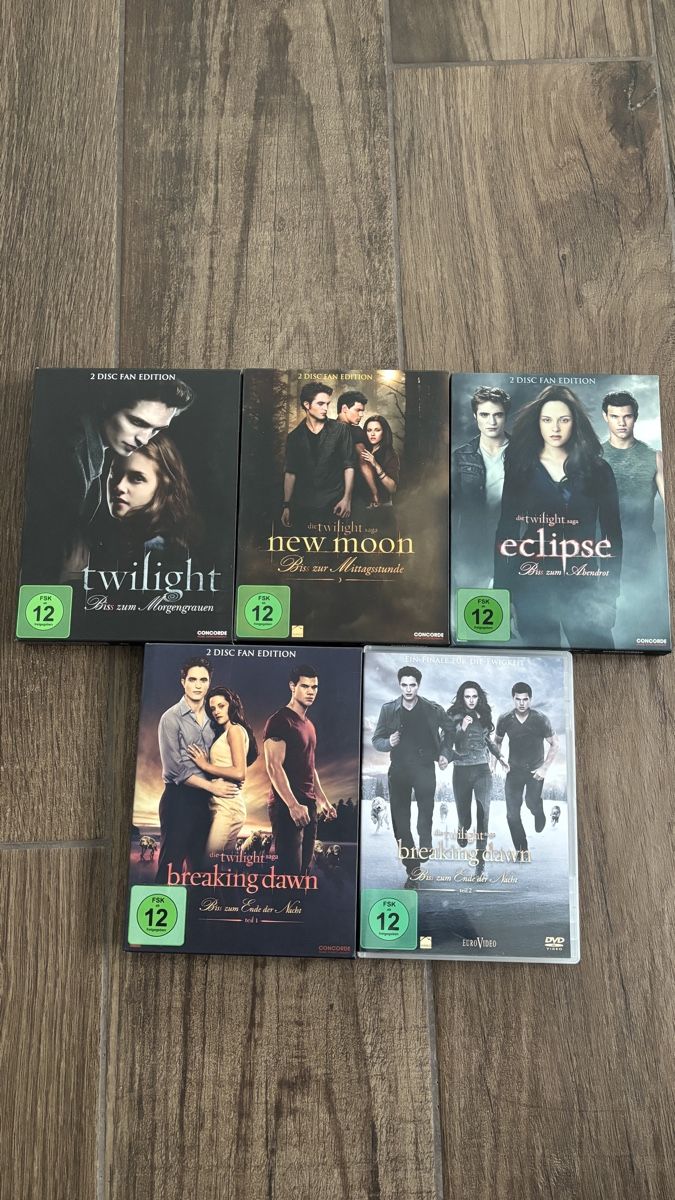 Tutti i DVDs: Twilight Saga - Komplette DVD Collection – Nuovo (secondo la descrizione) da Leibstadt venduto da man_mt5p 5