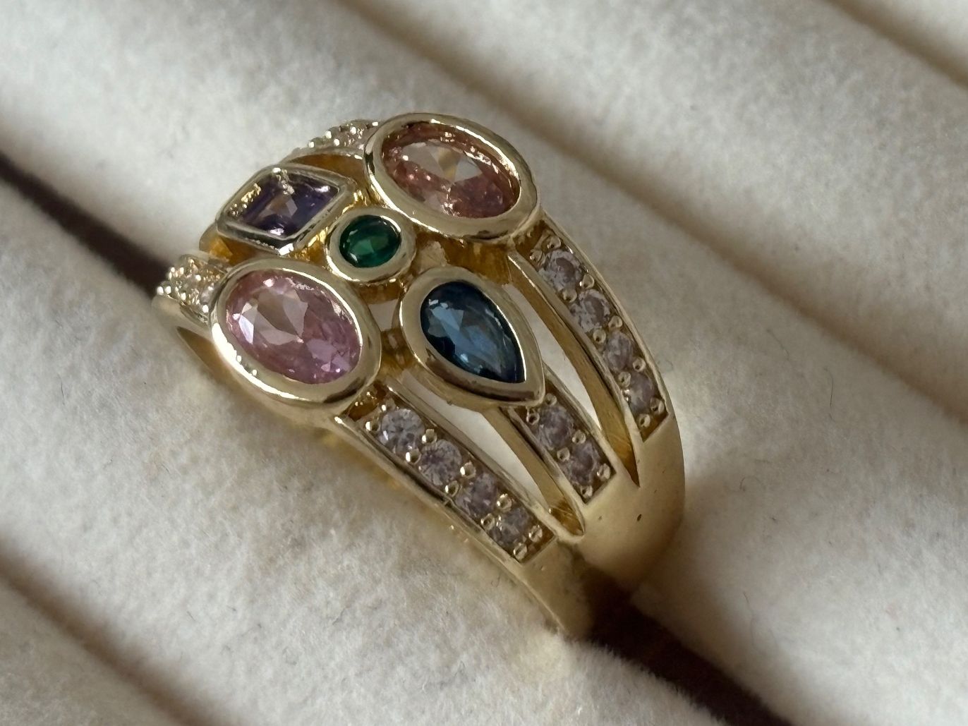 Anelli: Luxus Elegante Gr.19/9 Ring Farbe: Gold/Multicolore – Nuovo (secondo la descrizione) da Biel-Bienne venduto da Roserosse13 1