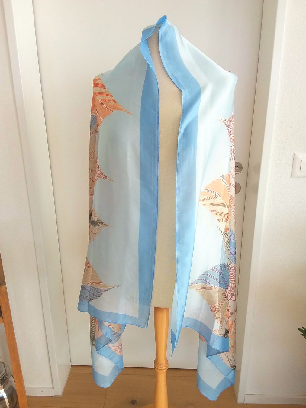Foulard & Sciarpe: Wunderschöner feiner Schal 174 x 87 cm – Usato da Immensee venduto da Btrutmann 1
