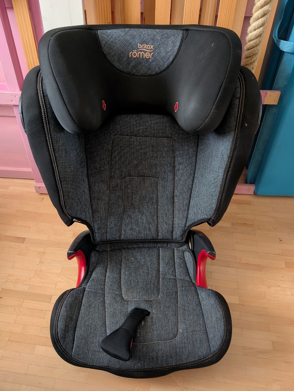 Britax Römer Auto-Kindersitze: Römer Kidifix R – Gebraucht aus Winterthur von san_m8lz 2