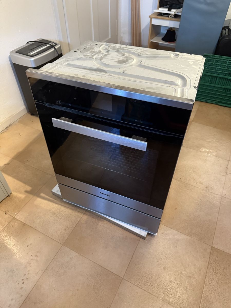 Miele Forni: Backofen Miele gebraucht – Usato da Kehrsatz venduto da RIESENC82