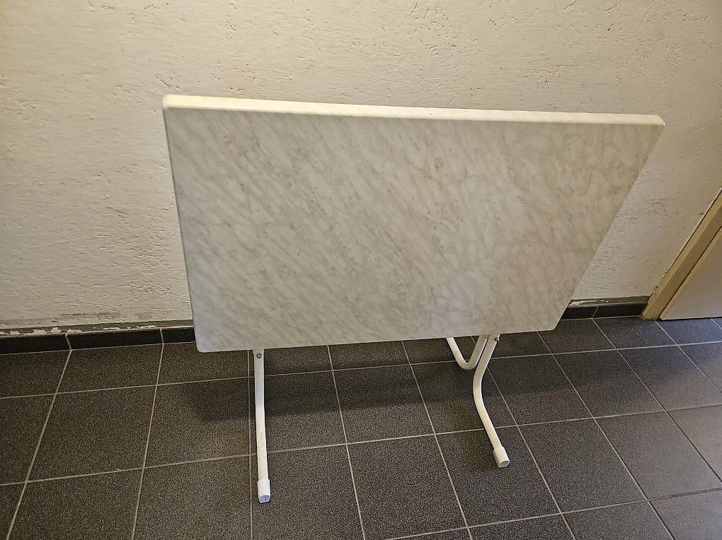 Tische: Weisse Klapptisch – Gebraucht aus Chur von zie_t9q2 4