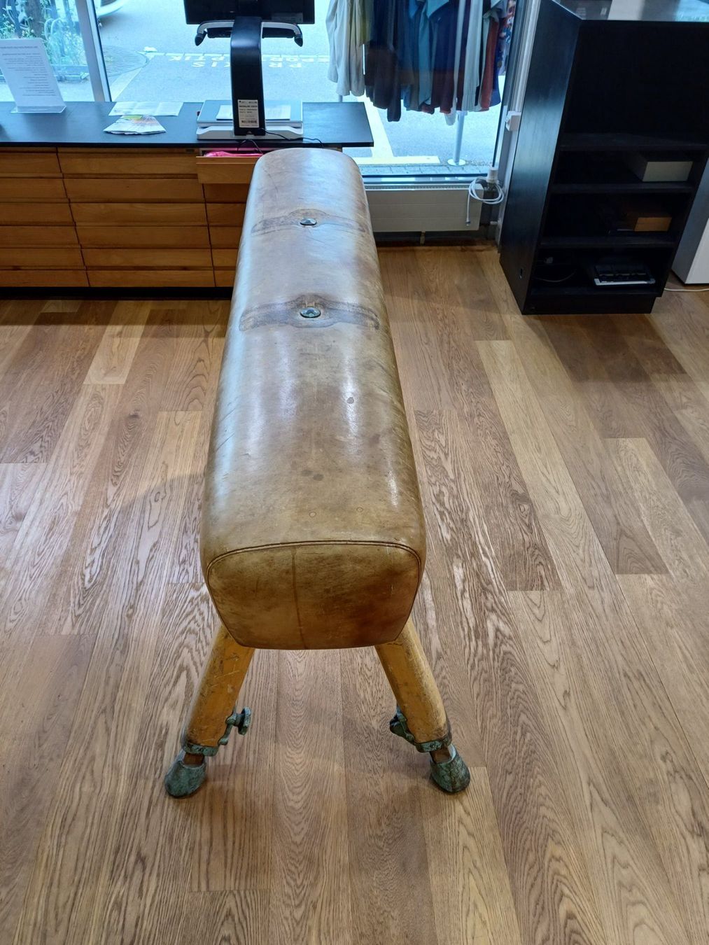 Toutes les décorations: Vintage Turnpferd als Möbel – D'occasion à Aesch BL par Reiniger1 1