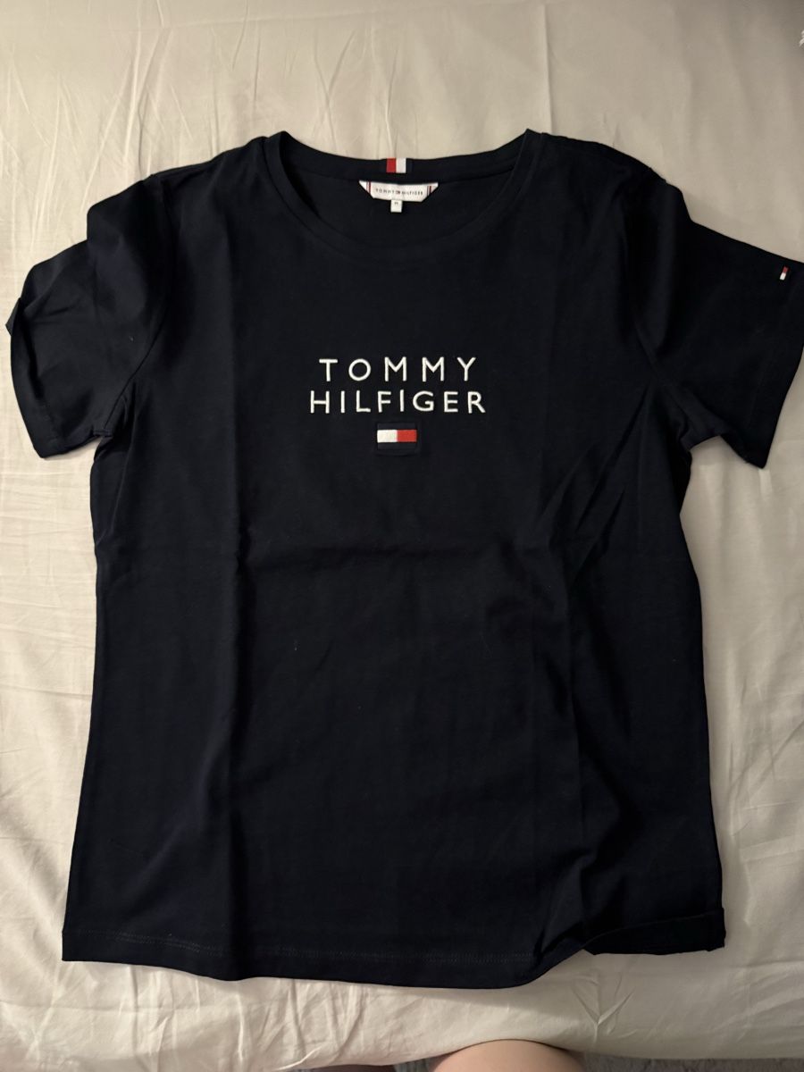 Tommy Hilfiger T-shirt: T-shirt Tommy Hilfiger taille M – Nuovo (secondo la descrizione) da Meyrin venduto da Steph_g28