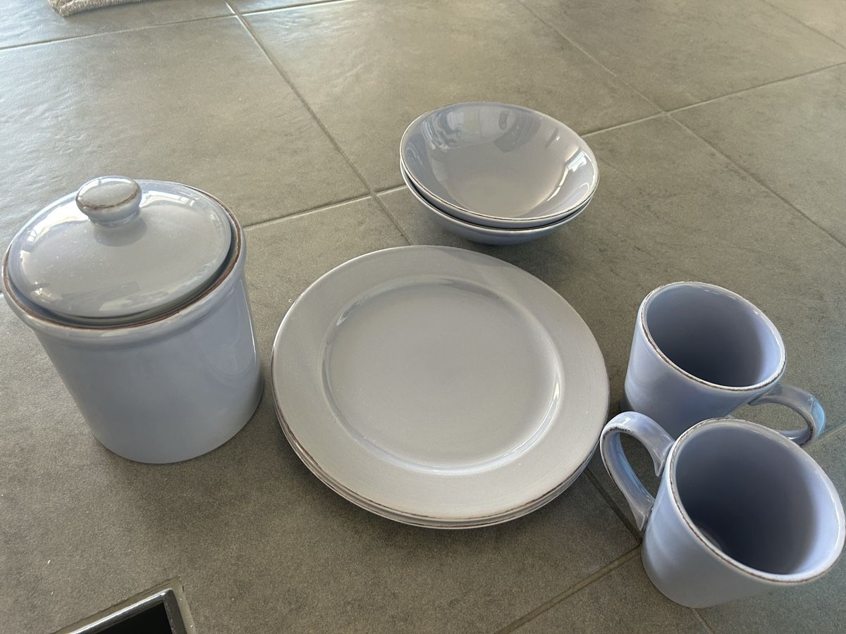 Set di piatti: Geschirr-Set lila – Usato da Wohlen b. Bern venduto da Beppe99