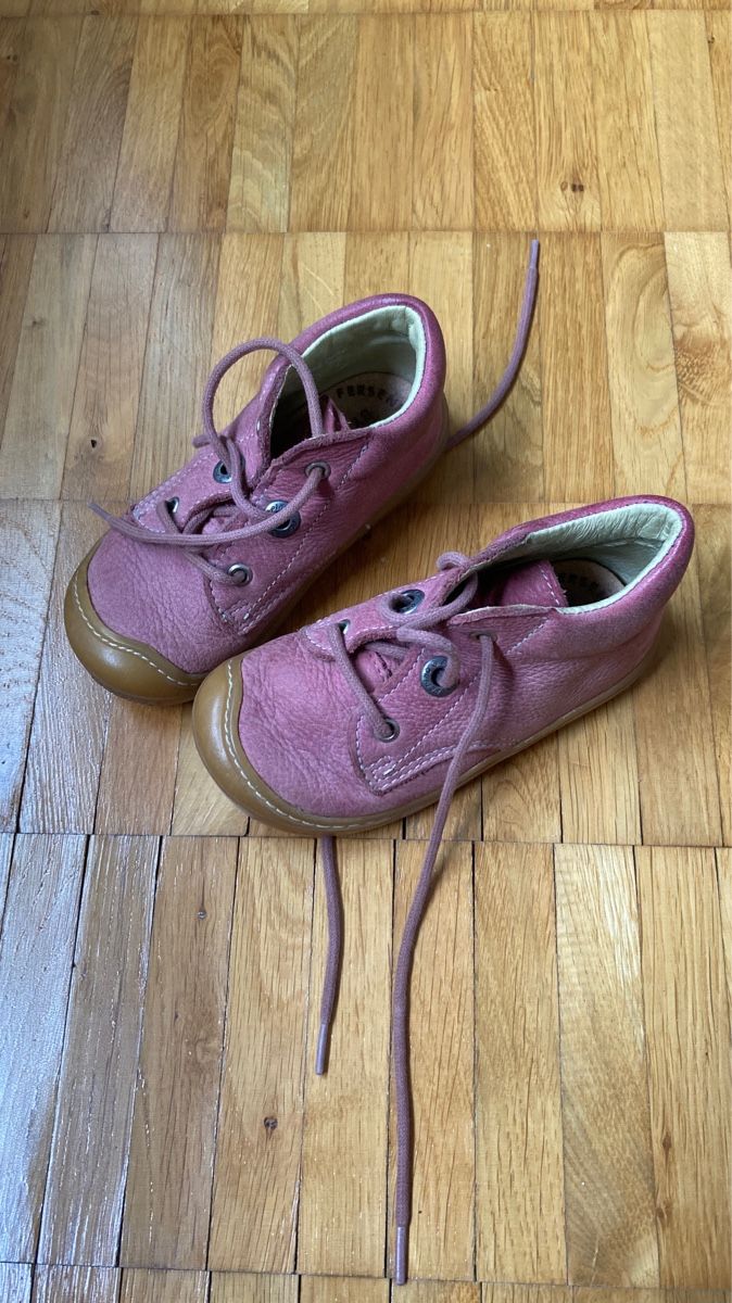 Scarpe per ragazzi: Lauflernschuhe Gr. 21 – Usato da Bern venduto da clarazyl