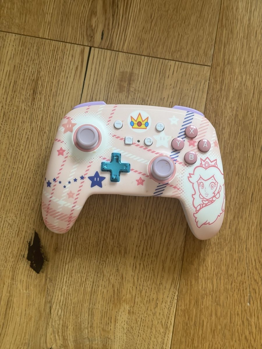 Manettes: Nintendo Switch Controller – Princess Peach Design – D'occasion à Goldach par Jan_Pl_official
