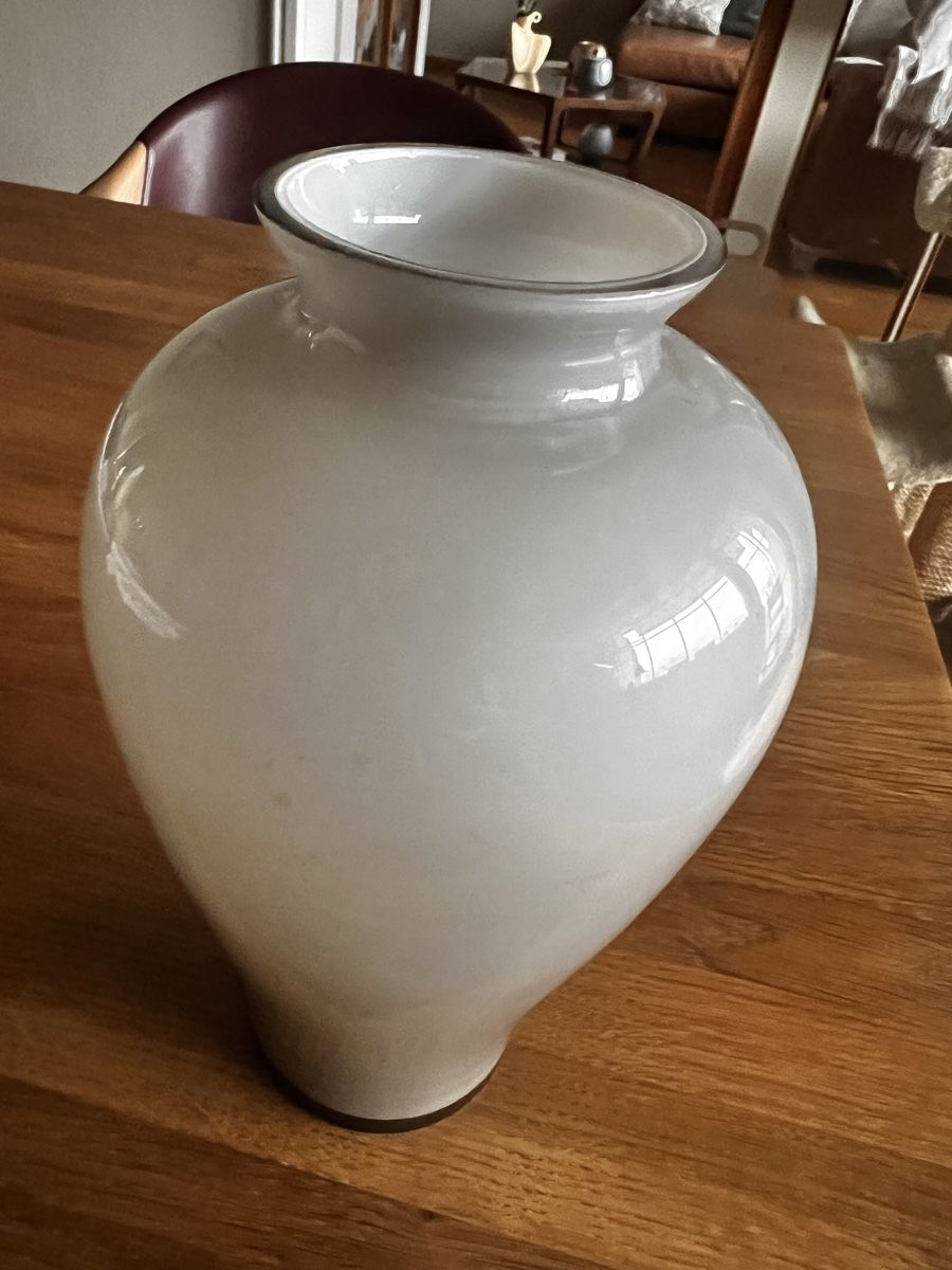 Vasen & Gefässe: Schöne Graue Vase Höhe circa 22cm – Gebraucht aus Pfungen von smi_9vy9 1