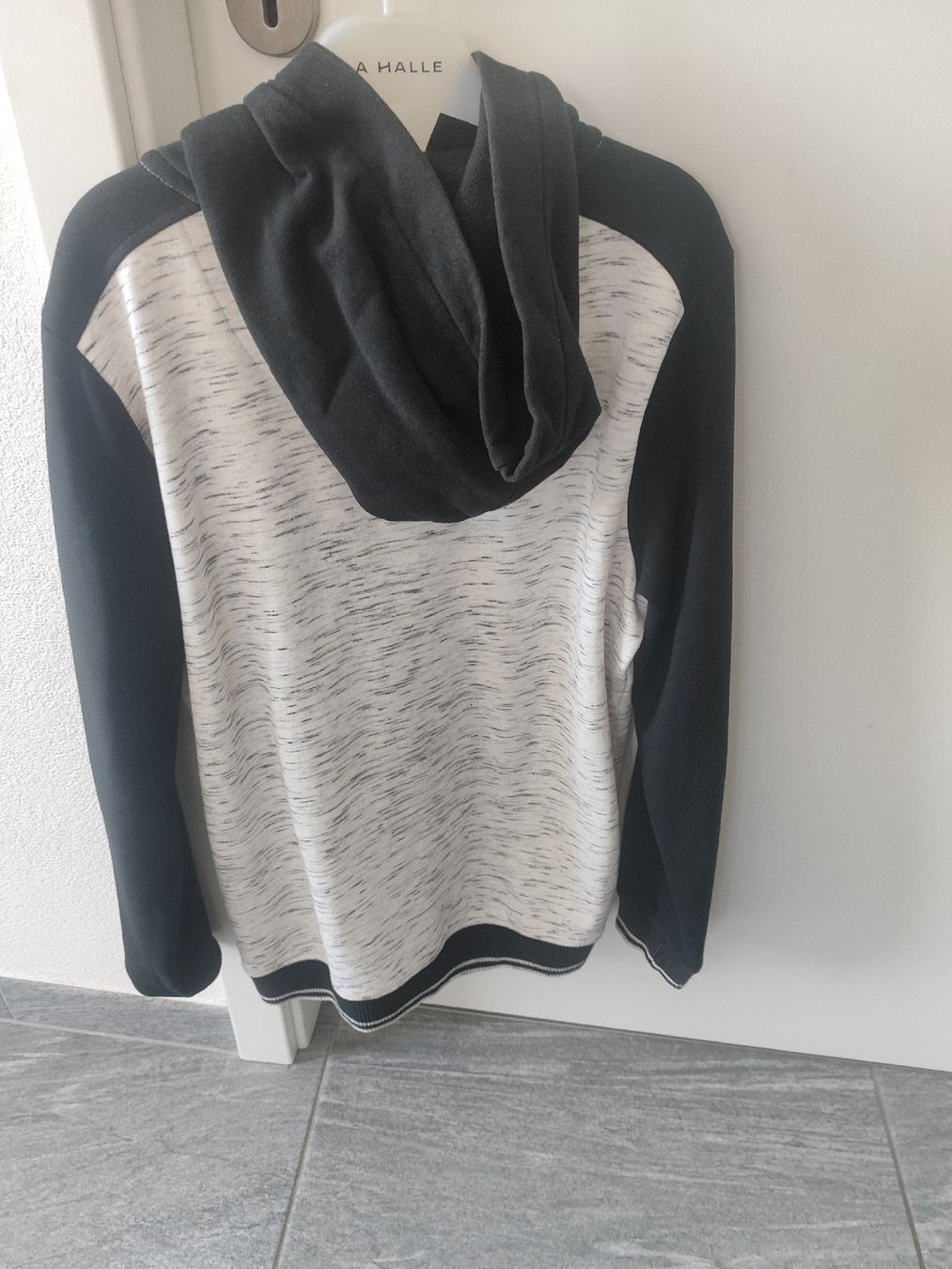 Giacche & Cappotti: Veste à capuche, taille 170/176, garçon – Usato da Vétroz venduto da mrcl01 4