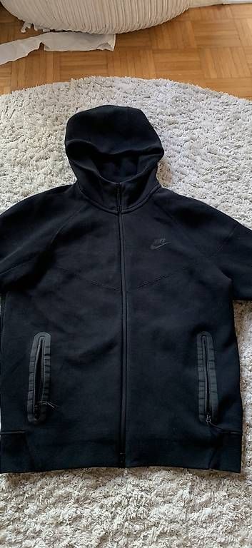 Giacche: Nike tech ERGO noir – Usato da Satigny venduto da kyl_yy7p