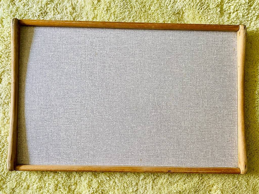 Piatti di portata: Vintage Holztablett / Serviertablett  Rot/Grau – Usato da Zürich venduto da JLorraine 2