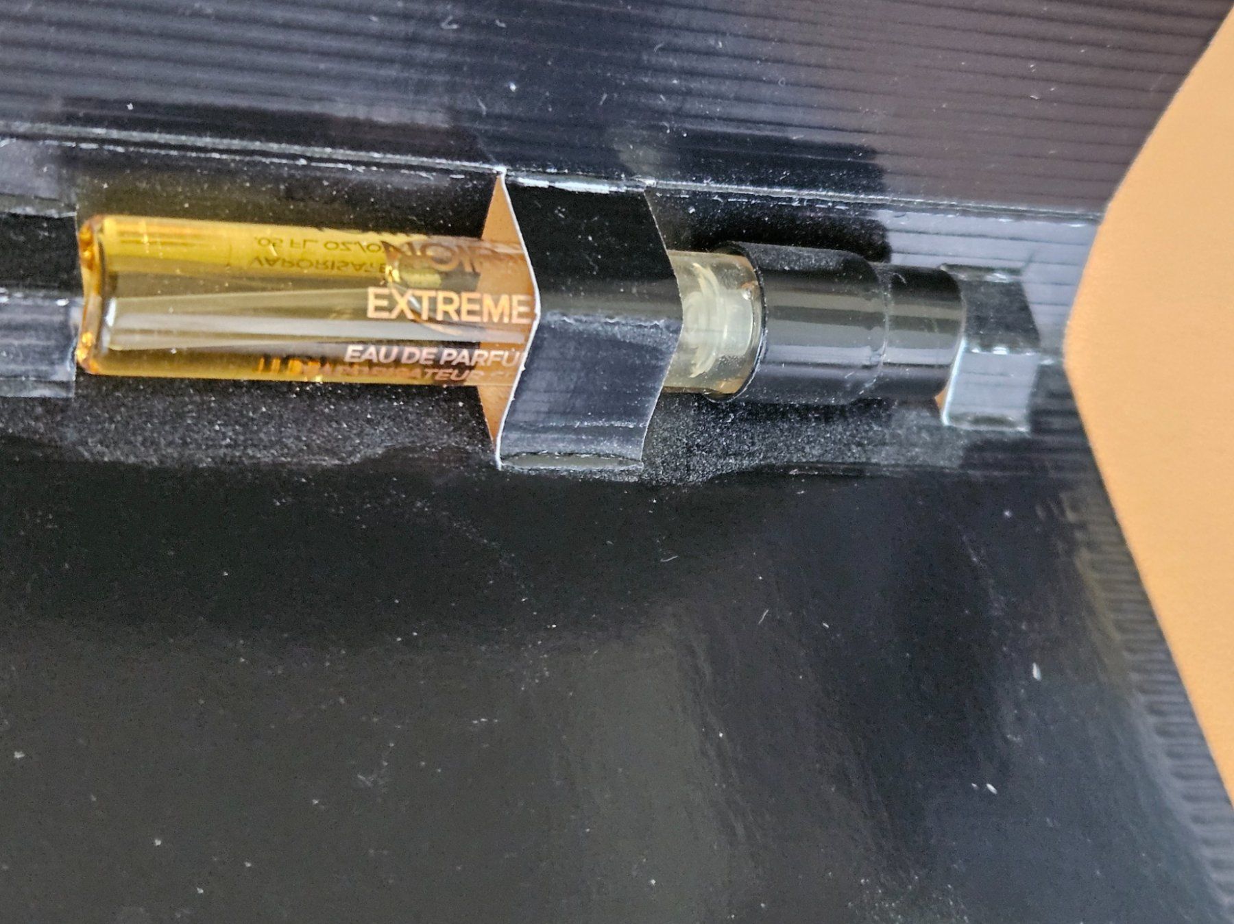 Tom Ford Profumi & Eau de Toilette: TOM FORD - NOIR - EXTREME - EAU DE PARFUM 1.5ML – Nuovo e nell'imballaggio originale da Aesch BL venduto da Chrutli1 2