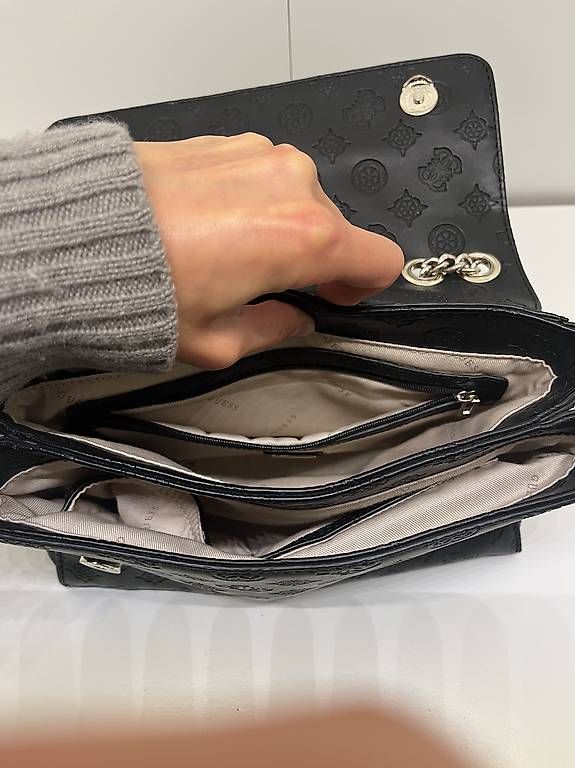Borse da donna: Guess Handtasch – Usato da Riedholz venduto da lis_q8fn 3