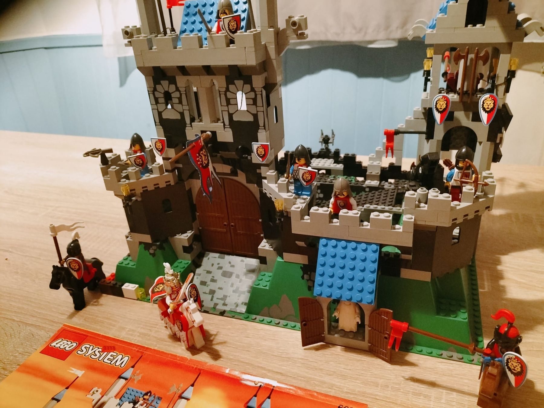 Lego Giocattoli: Lego Ritterburg 6090 – Usato da Langnau im Emmental venduto da Ramona910 1