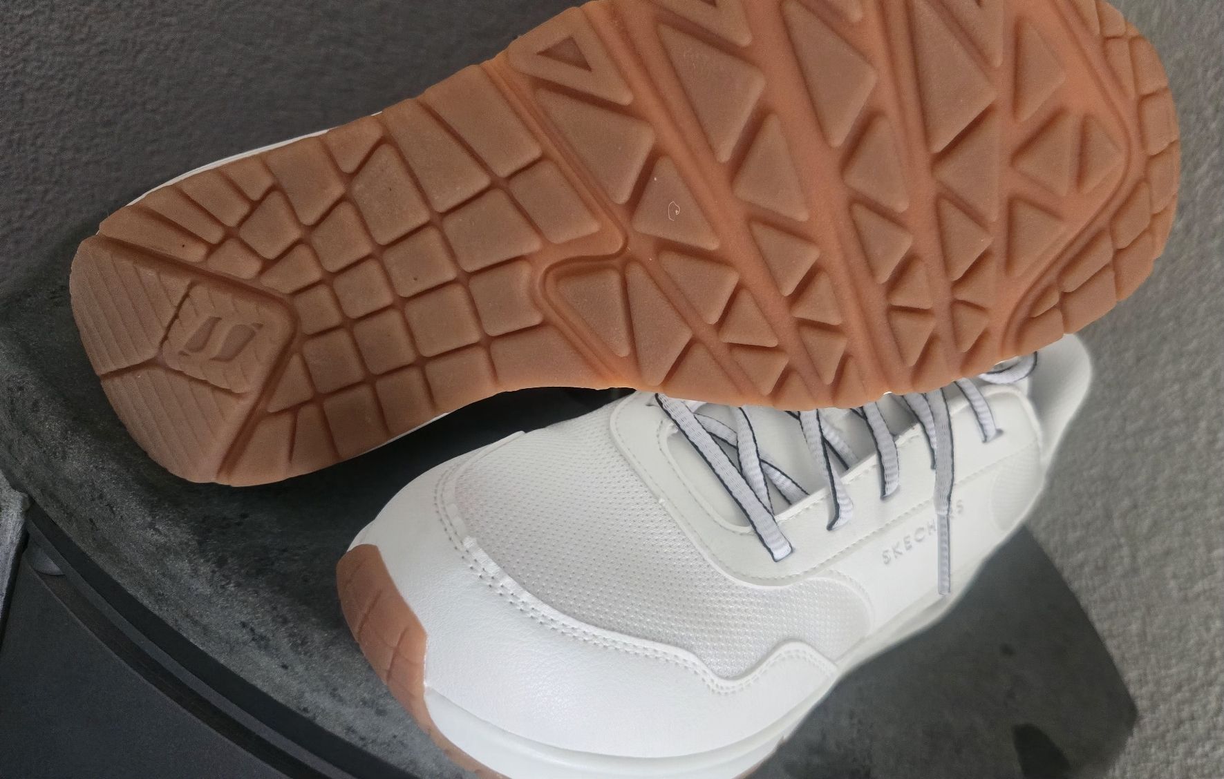 Skechers Chaussures hommes: sketchers 39 – D'occasion à Valeyres-sous-Rances par Untitled 3