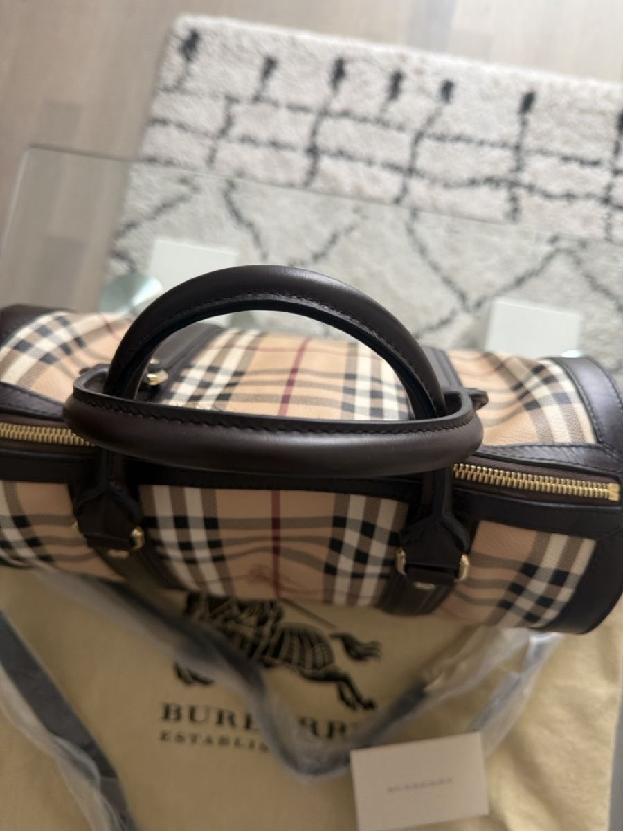 Burberry Taschen für Damen: Eintrage Burberry 30 neuwertige – Neu (gemäss Beschreibung) aus Höri von man_5vqs 1