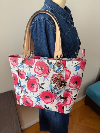 Sac cabas/Shopper fleuri GUESS