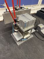 Presse pneumatique Festo avec pédale de commande