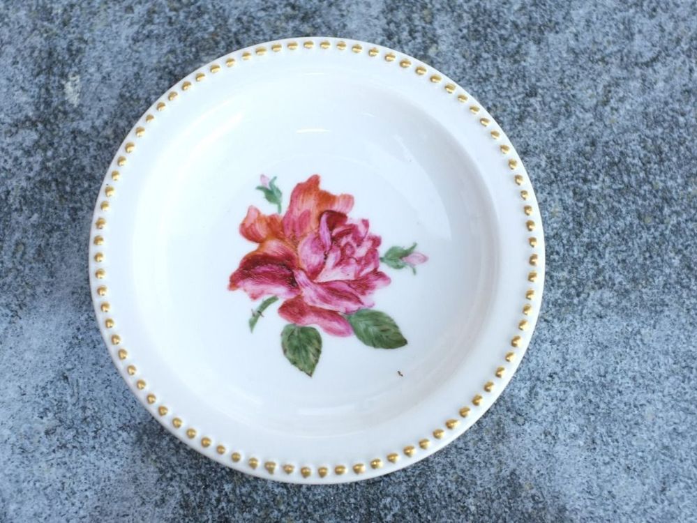 Kleiner Rosenteller (Gebraucht) in Schwarzenburg für CHF 9 – mit ...