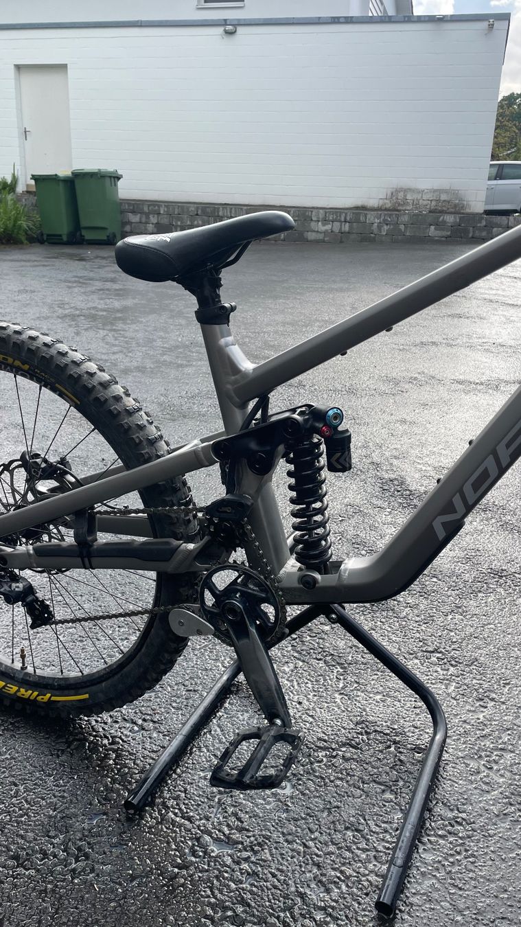 Norco Velos: 2024 Norco Shore Downhillbike – Gebraucht aus Balgach von Brunjana 1