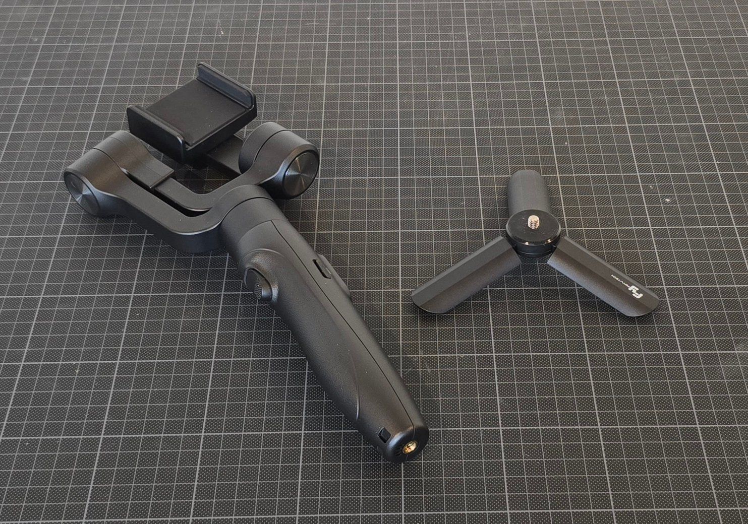 Treppiedi & Teste: FeiyuTech Vimble 2 Smartphone Gimbal Stabilisator – Usato da Degersheim venduto da joa_5g87