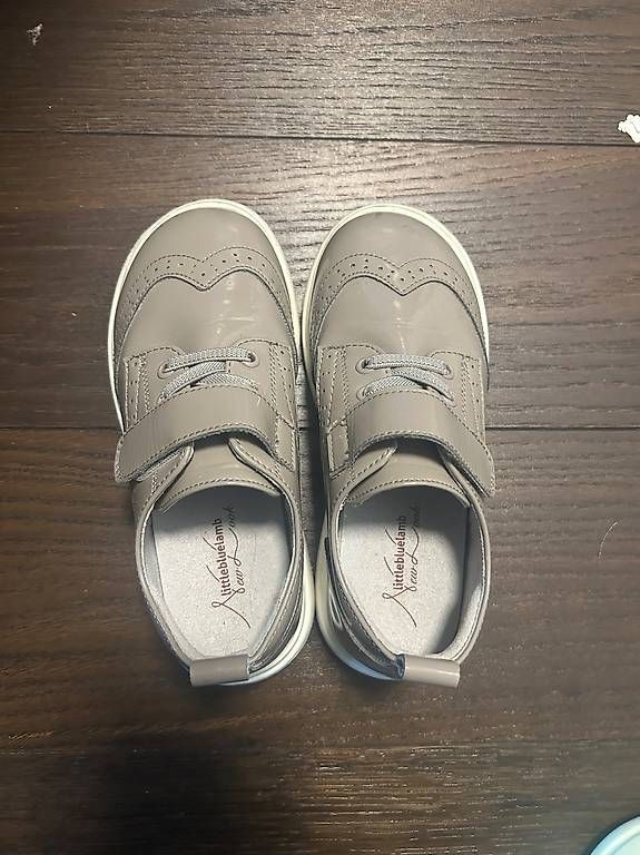 Scarpe per ragazzi: Kinderschuhe 27 Größe  – Usato da Winterthur venduto da tuz_7mzj 2