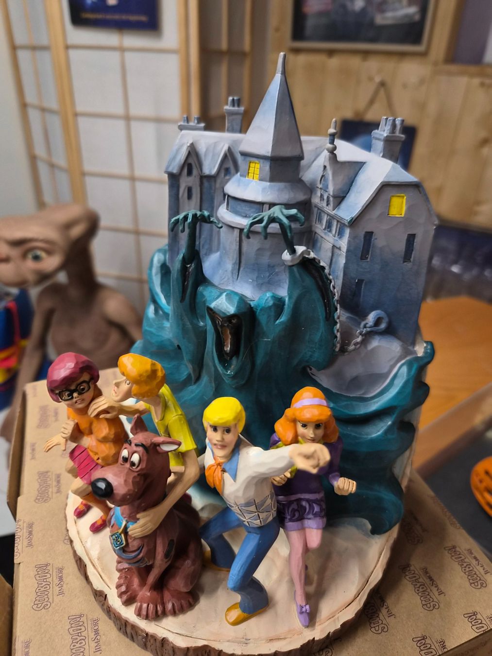 Statuette: SCOOBY-DOO diorama Jim Shore – Nuovo e nell'imballaggio originale da Bévilard venduto da CONTRESENS 1