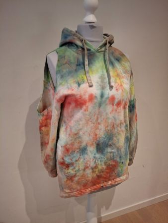 Cooler Batik Hoodie mit Cut-Outs, Gr. M