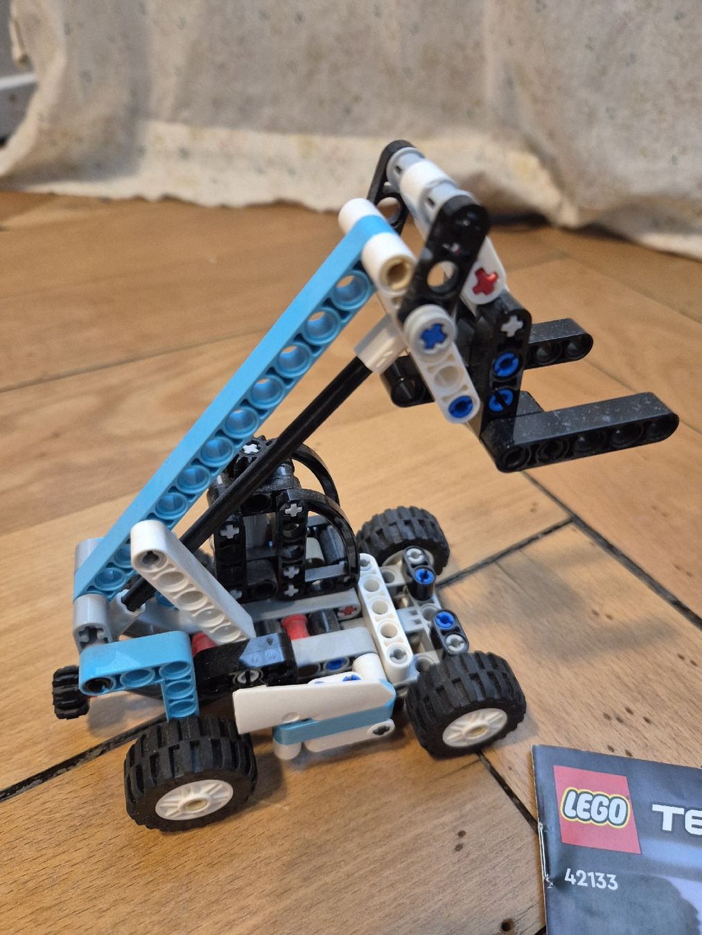 Lego Spielzeuge: Lego Techic, kl. Bagger, 42133 – Gebraucht aus Zürich von Enila1977 1