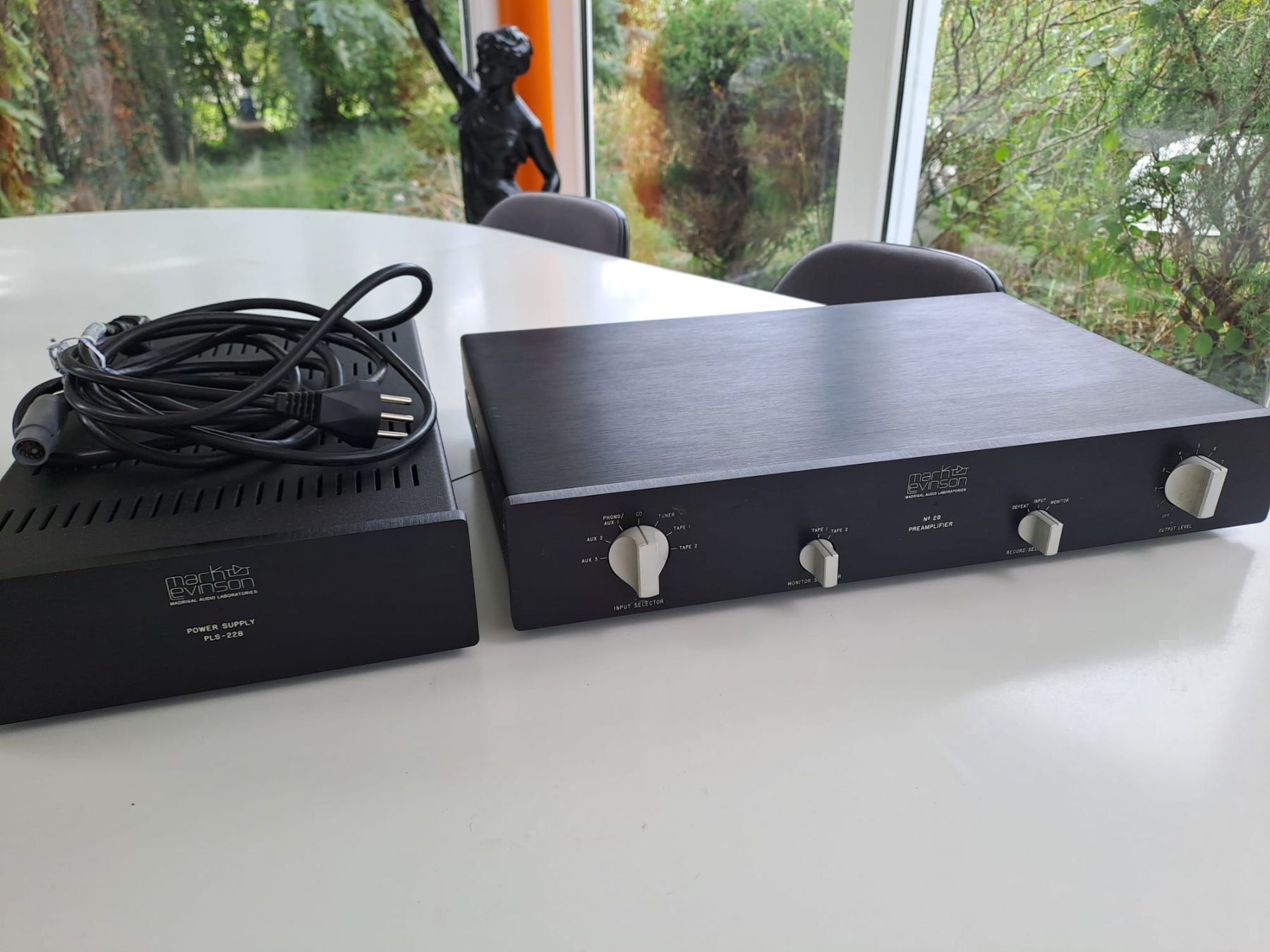 Mark Levinson Amplificatori: Mark Levinson N° 28 – Usato da La Neuveville venduto da austinpowers70 3