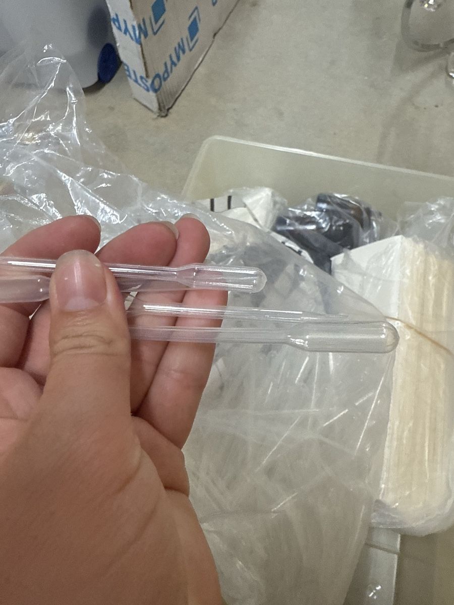 Attrezzature mediche: Lab Pipettes & Vials - Quality Lab Supplies - Perfect for Su – Nuovo (secondo la descrizione) da Zürich venduto da wil_2sm9 7