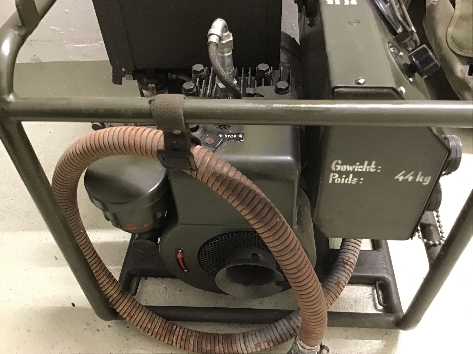 Generatori di corrente: Generator Armee 12 Volt 4-Takt Motor – Usato da Rüschlikon venduto da am6000 3