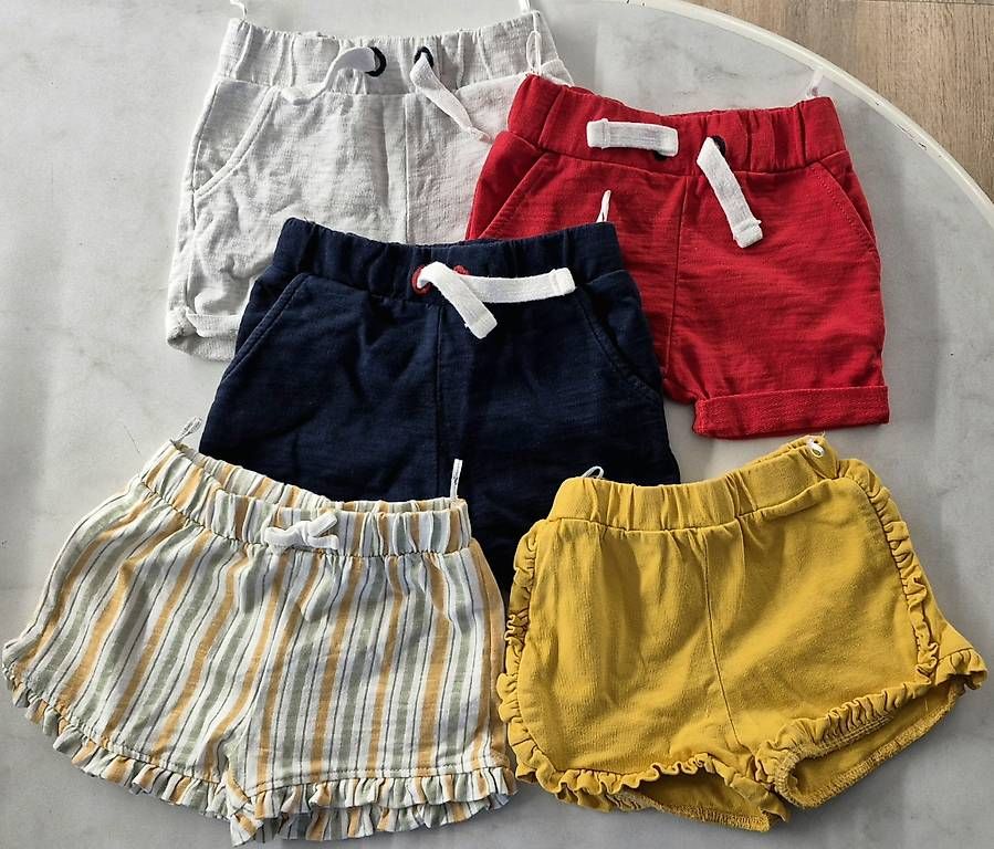 Hosen: Div  Kurze Hosen Gr. 68 – Gebraucht aus Luzern von ker_lj92