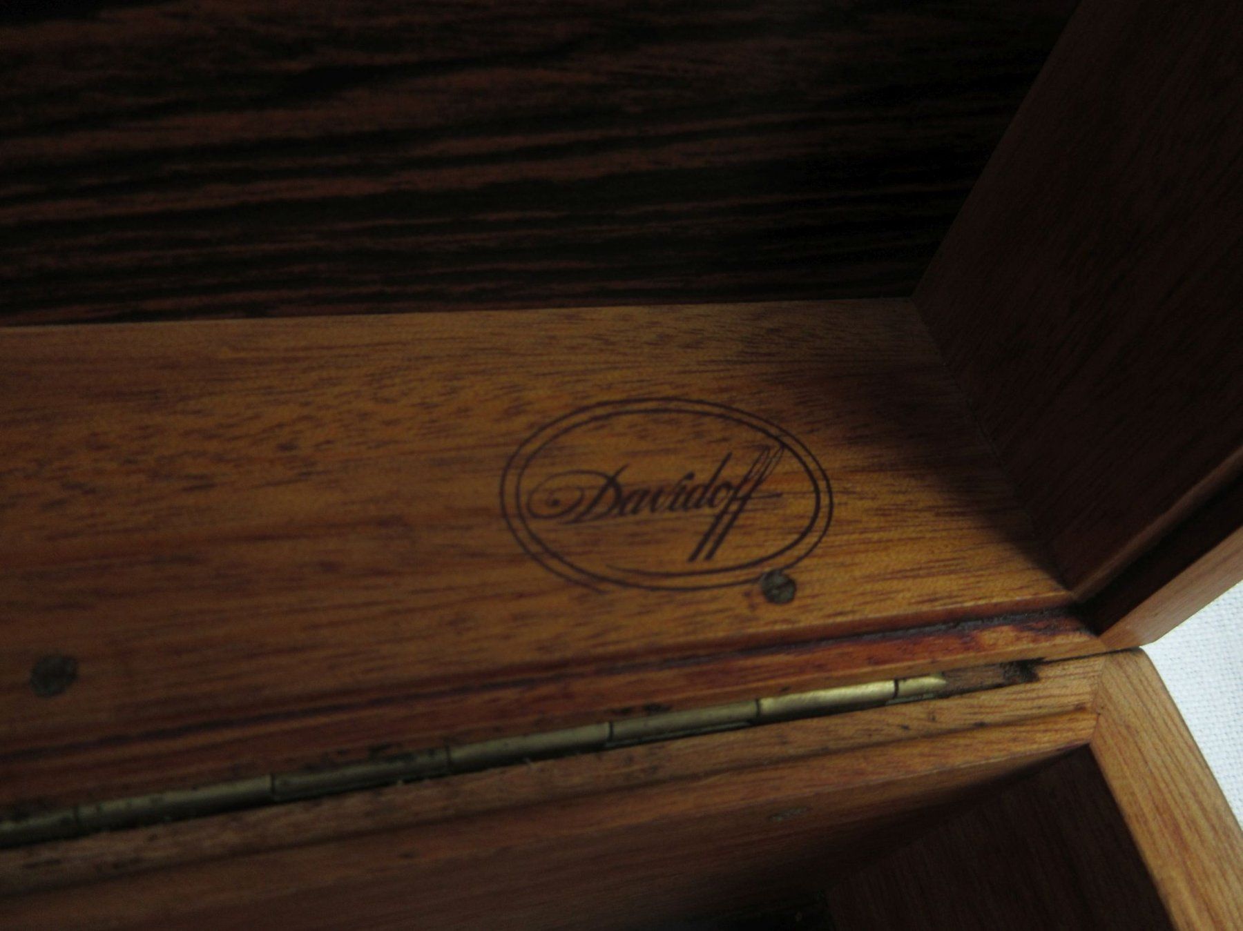 Davidoff Humidor per sigari: Humidor von Davidoff, ohne Befeuchter – Usato da Binningen venduto da mondoantico 3