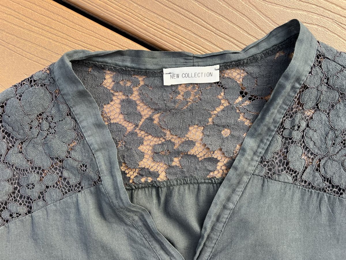 Blusen: Neuwertige Bluse mit Spitzen, New Collection,  Gr. One Size – Neu (gemäss Beschreibung) aus Oeschgen von Elmermo 1