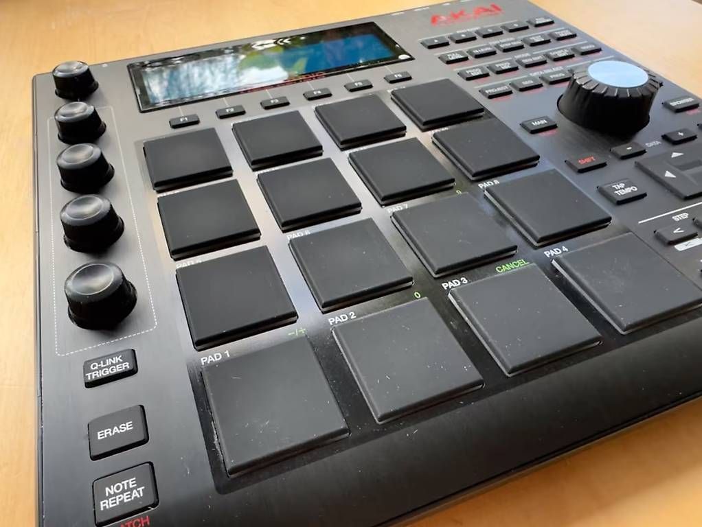 Sistema di controllo: Akai MPC Studio Black – Usato da Bern venduto da nic_z2c2 1