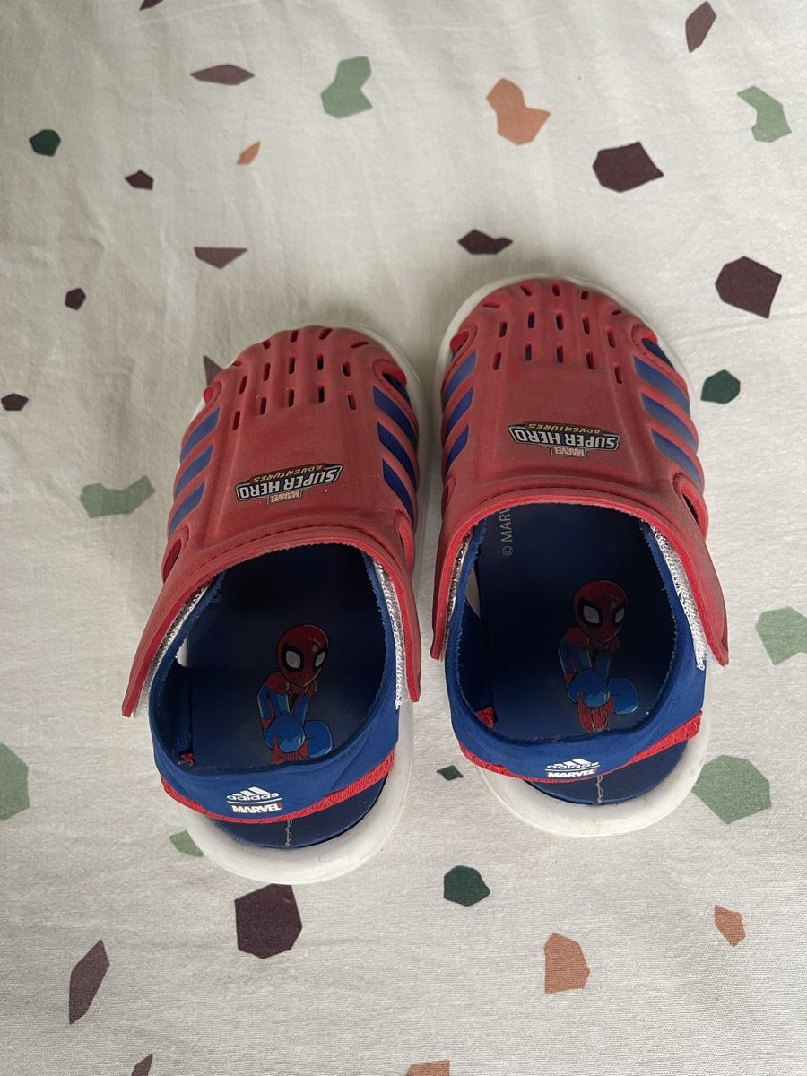 Adidas Scarpe per ragazzi: Adidas Marvel Spider-Man Sandalen, Grösse 23 – Usato da Hirzel venduto da carta9 2