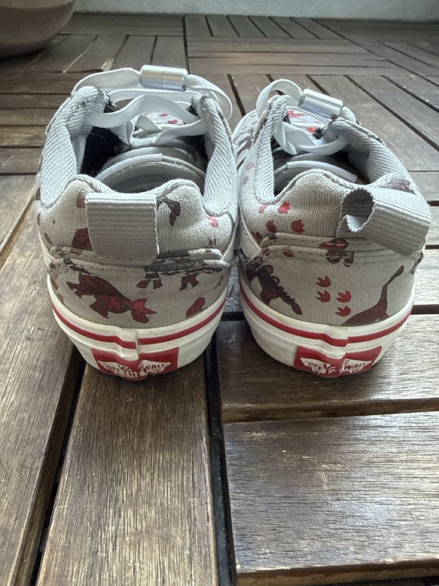 Vans Chaussures garçon: Vans Turnschuhe Dinosaurs Muster Grau Grösse 34 – D'occasion à Zürich par maraki05 2