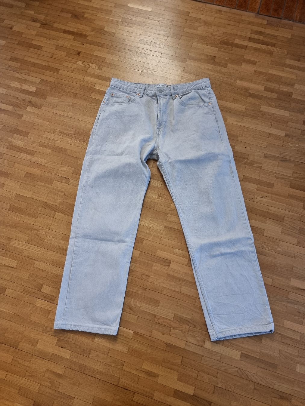 Pull&Bear Jeans: Pantalon jean Homme PULL & BEAR couleur mastic – Nuovo (secondo la descrizione) da Veyrier venduto da Leilazizou