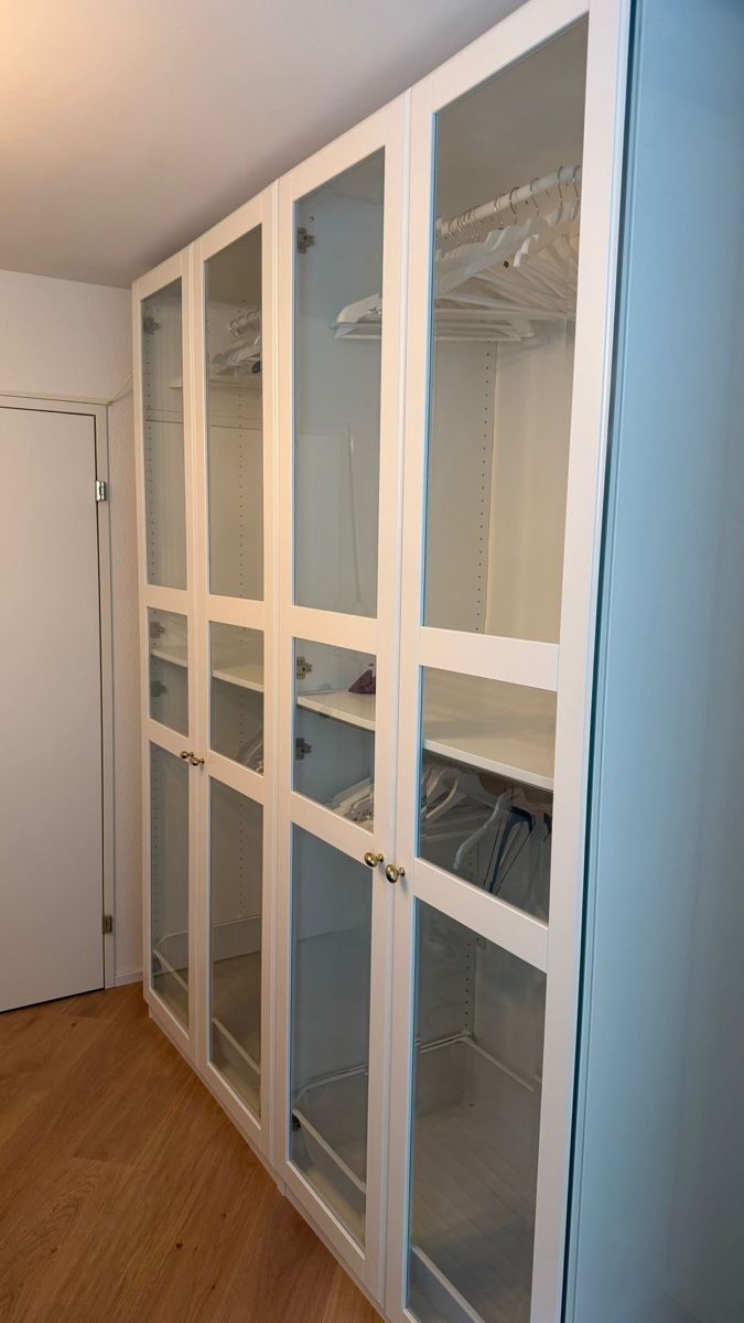 Ikea Armadi: Wunderschöner Ikea Pax Tyssedal Schrank – Usato da Glattbrugg venduto da jvasovic