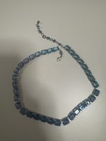 Halskette mit blauen Steinen silberfarben guter Zustand
