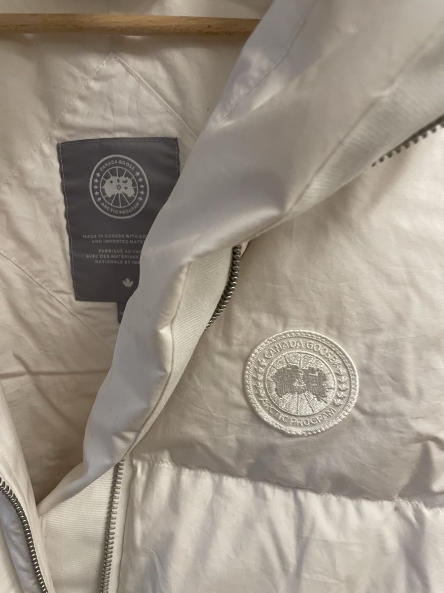 Canada Goose Gilet & Giacche senza maniche: Canada Goose Garnet long vest – Nuovo (secondo la descrizione) da Zürich venduto da deb_j5d7 2