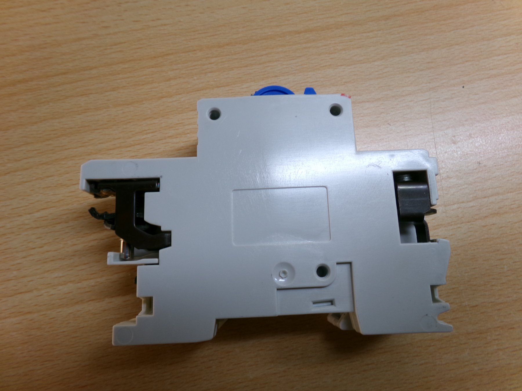 ABB Interruttori: LS G13 mit N-Trenner ABB-smissline – Usato da Hombrechtikon venduto da HGK50 3