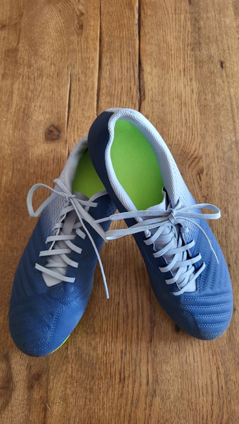 Decathlon Scarpe da uomo: Fussballschuhe – Usato da Bern venduto da Sarit