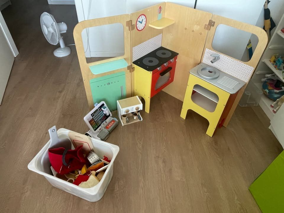Giocattoli: Cuisine bois Nature & Découvertes pliable + accessoires – Usato da La Sarraz venduto da sch_y8q8