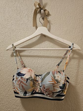 Bikini-Oberteil H&M, Gr. 80B, Sommerliche Blumenmuster Neu!