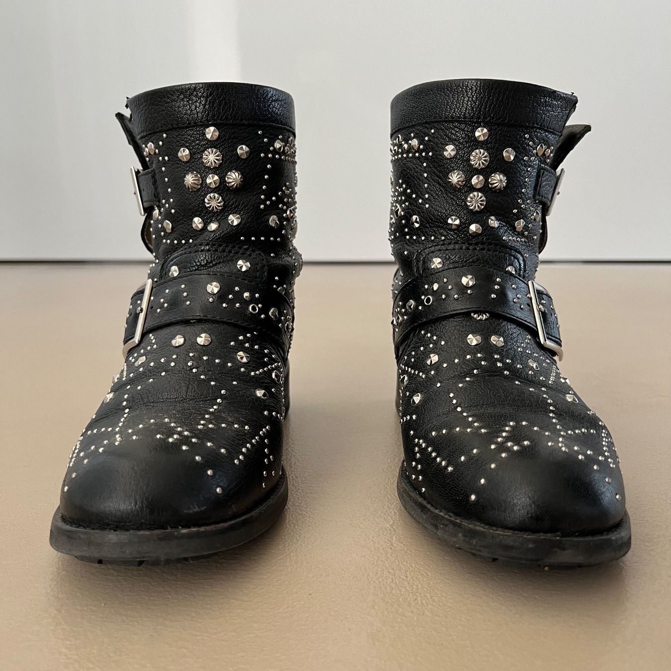Jimmy Choo Scarpe da donna: JIMMY CHOO Biker Boots 🖤 – Usato da Zürich venduto da ClosetQueen 3