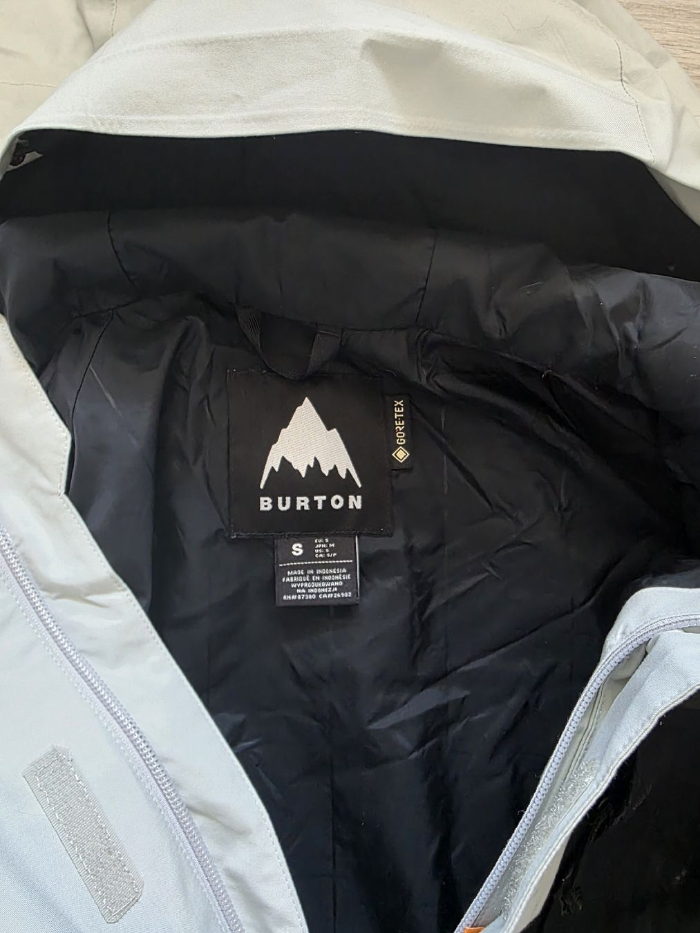 Burton Giacche: Burton Snowboardjacke Grösse S hellgrau – Usato da Pfaffhausen venduto da Fides91 4